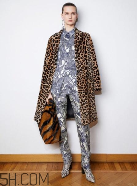 roberto cavalli2018早秋服裝系列好看嗎_有哪些款式？