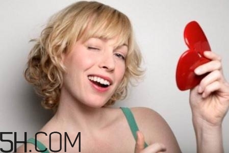 決定女人衰老的因素有哪些？女人易衰老的部位有哪些？