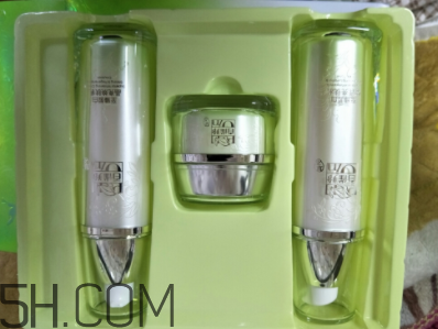 百雀羚至臻皙白組合套裝包含哪些？什么功效？