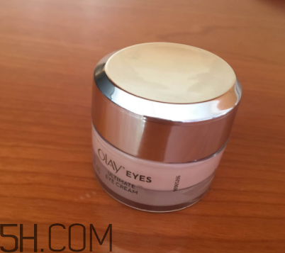 Olay素顏眼霜油不油？適合什么膚質(zhì)？
