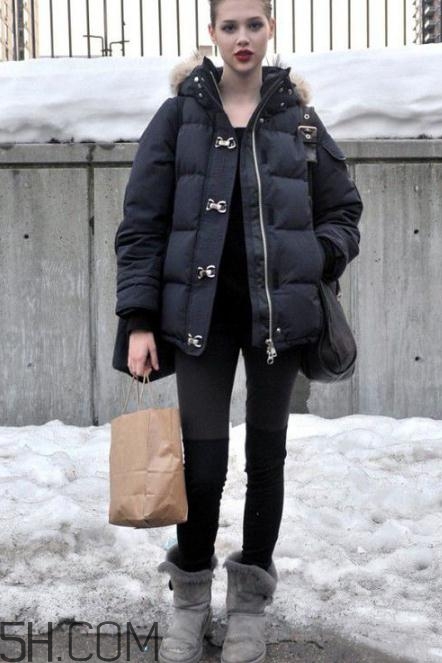 雪地靴搭配什么衣服？雪地靴搭配衣服圖片