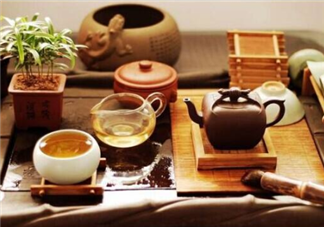 喝茶對(duì)牙齒好嗎？喝茶牙齒會(huì)變黃嗎？