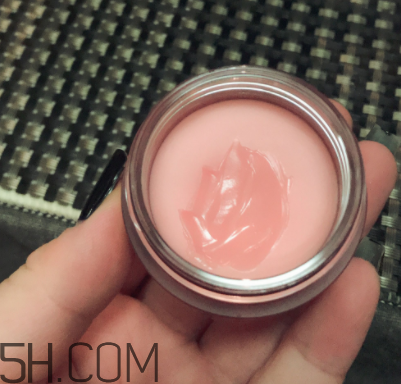 蘭芝夜間唇膜每次敷多厚？每次用多少？
