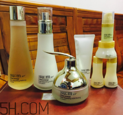 SUM37時光肌底套盒有什么？適合什么膚質(zhì)？
