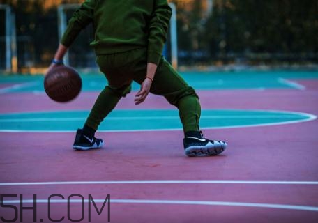 nike kyrie 4實(shí)戰(zhàn)效果怎么樣？耐克歐文4代測評