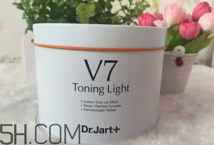 素顏霜v7真的不用卸妝嗎？卸妝時水溫要注意什么？