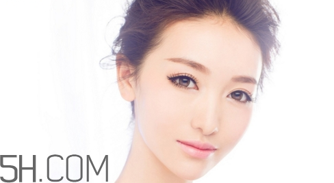 紋眼線后化妝了怎么卸妝？化妝棉和卸妝棉用法