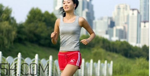 臉部卸妝可以用來卸眼妝嗎？跑步前需要卸妝嗎？