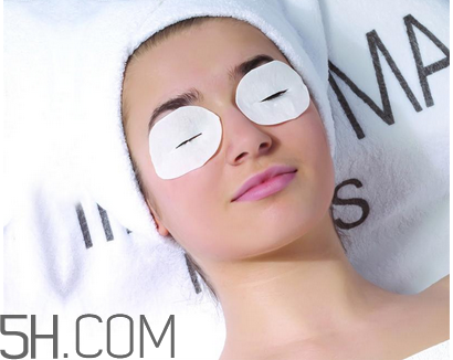 化妝棉和卸妝棉哪個(gè)好用？適宜油性皮膚的卸妝產(chǎn)品推薦
