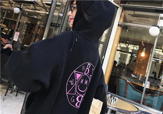 黑色衣服粘毛怎么處理？黑色衣服沾毛怎么辦？