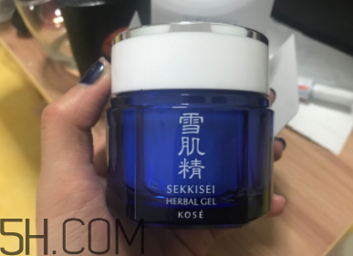 雪肌精菁華凝霜油不油？適合油皮嗎？