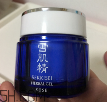 雪肌精菁華凝霜油不油？適合油皮嗎？