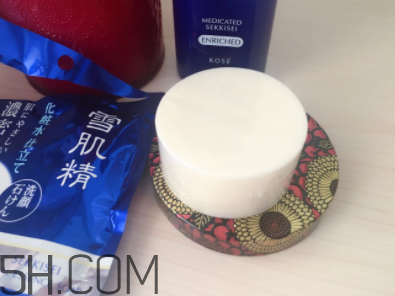 雪肌精泡沫洗顏皂適合干皮嗎？洗后緊繃嗎？