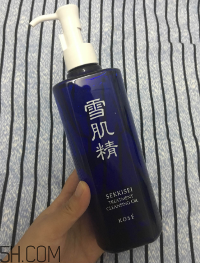 雪肌精卸妝油糊眼睛嗎？雪肌精卸妝油悶痘嗎？