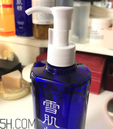 雪肌精卸妝油糊眼睛嗎？雪肌精卸妝油悶痘嗎？