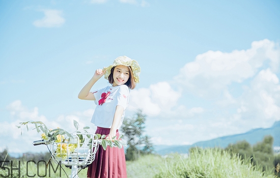 fancl卸妝油和植村秀卸妝油哪個(gè)好用？卸妝油可以卸指甲油嗎？