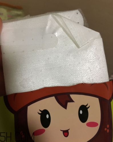 詩(shī)婷露雅奇異果面膜薄不薄？是蠶絲面膜嗎？