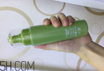 詩婷露雅堅果生肌液是爽膚水嗎？用在哪一步？