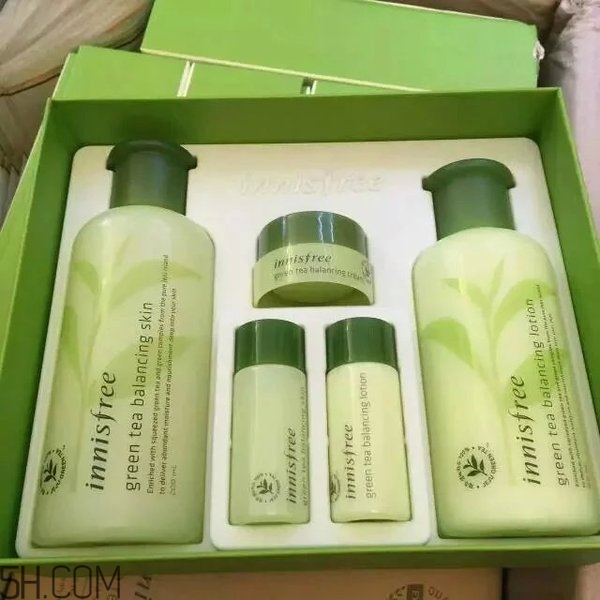 悅詩風吟哪個系列適合干性肌膚？冬天用乳液還是霜？
