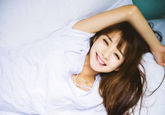 女孩月經(jīng)初潮量多量少正常嗎？月經(jīng)初潮一般幾天干凈？