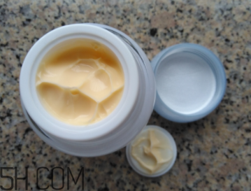 片仔癀珍珠膏白天能用嗎？會(huì)不會(huì)變黑？