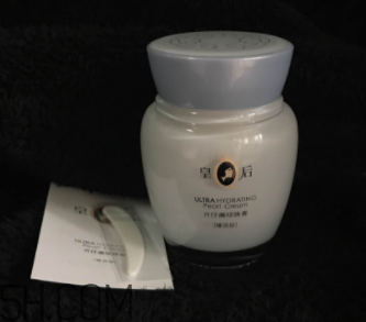 片仔癀珍珠膏夏天能用嗎？會不會很油？