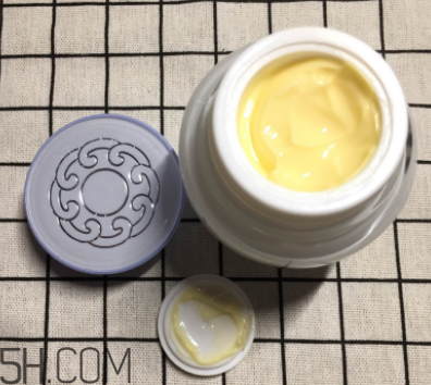 片仔癀珍珠膏能美白淡斑嗎？使用心得