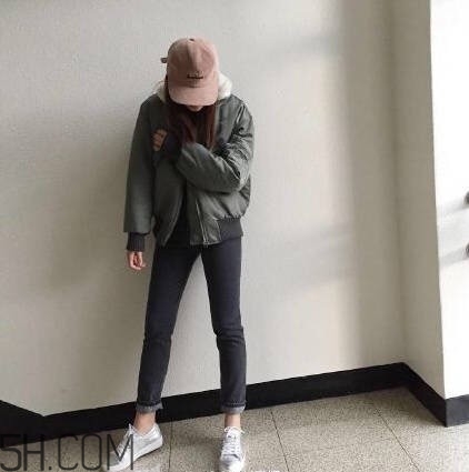 羽絨服怎么穿不顯胖？冬季好看的女裝羽絨服時(shí)尚搭配