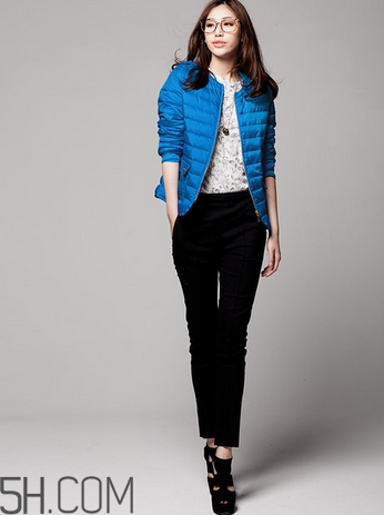 女裝羽絨服怎么保養(yǎng)？輕薄羽絨服怎么搭配？