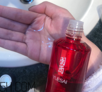 羽西靈芝水油不油？適合油皮嗎？