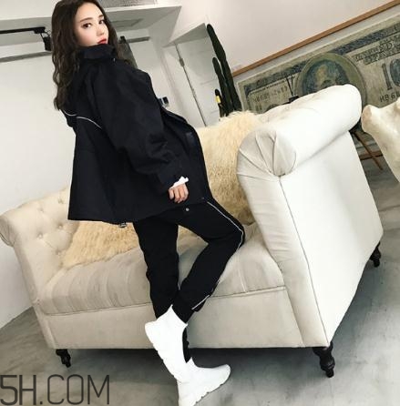 沖鋒衣搭配什么褲子好看？沖鋒衣搭配褲子圖片