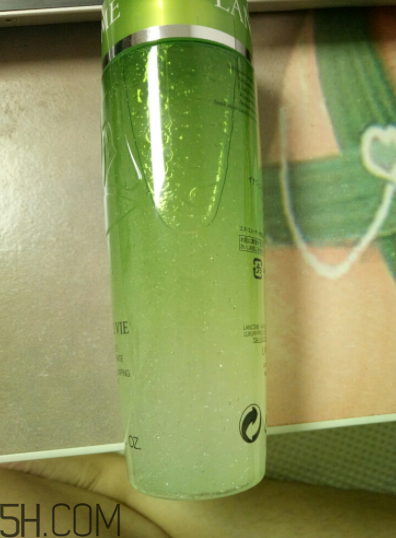 蘭蔻水光潤養(yǎng)美容液油不油？適合油皮嗎？