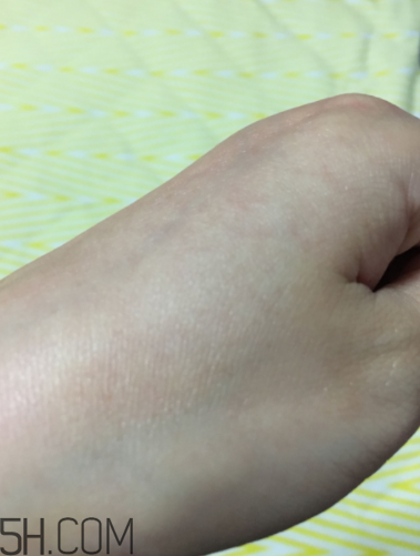 蘭蔻美膚修護精華乳有刺激嗎？適合敏感肌嗎？