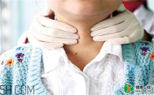 甲狀腺腫大和甲亢的區(qū)別有哪些？甲狀腺腫大適合吃什么食物？