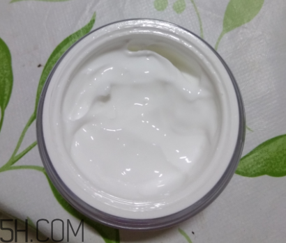 瓷肌御雪祛斑霜夏天能用嗎？瓷肌御雪祛斑夏天用油嗎？
