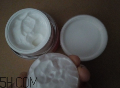 瓷肌御雪祛斑霜夏天能用嗎？瓷肌御雪祛斑夏天用油嗎？