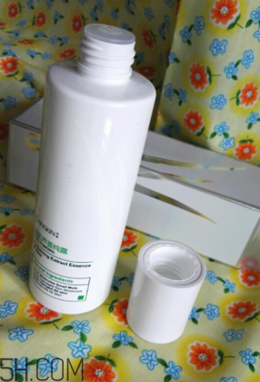 瓷肌蘆薈純露是爽膚水嗎？瓷肌蘆薈純露是乳液嗎？