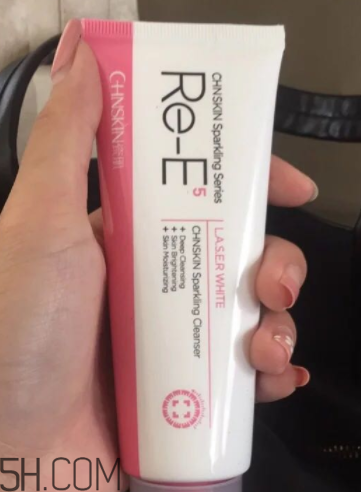 瓷肌晶透雪肌潔面乳可以卸妝嗎？清潔力如何？