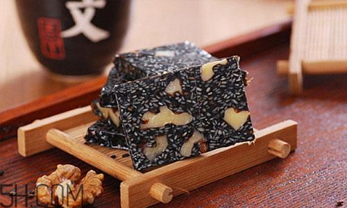 吃阿膠可以喝蜂蜜水嗎？阿膠和蜂蜜可以一起吃嗎？