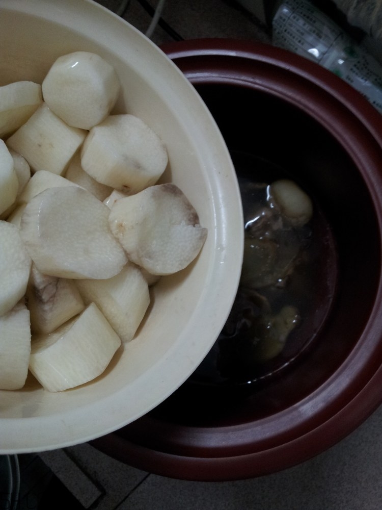 馬蹄和山藥能一起煲湯嗎？山藥和馬蹄能一起吃嗎？