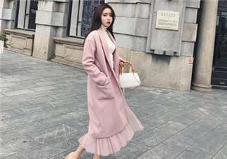 粉色大衣配什么顏色包包？粉色大衣搭配什么包？