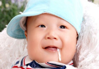 新生兒吐奶情況什么時(shí)候會(huì)沒(méi)有？寶寶吐奶了怎么辦？
