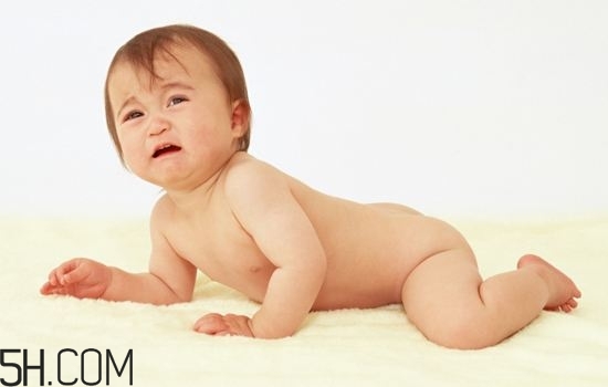 怎樣能夠訓(xùn)練嬰幼兒的肌肉？寶寶為什么總是在鬧騰？