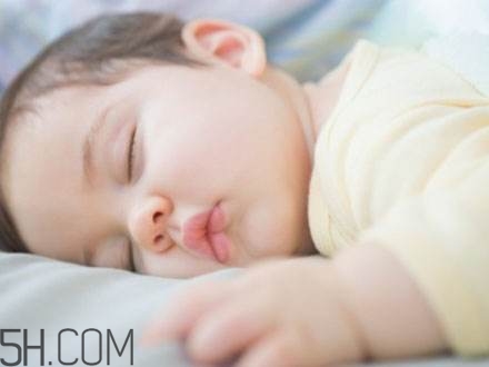 嬰幼兒腹脹要怎樣按摩？寶寶吃奶睡著了怎么辦？