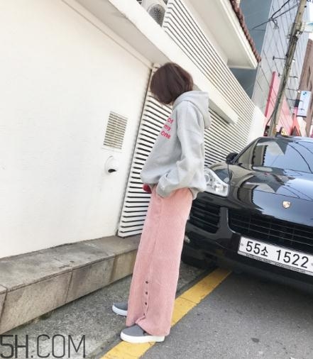 粉色褲子配什么上衣？將時(shí)尚與溫暖兼具的搭配