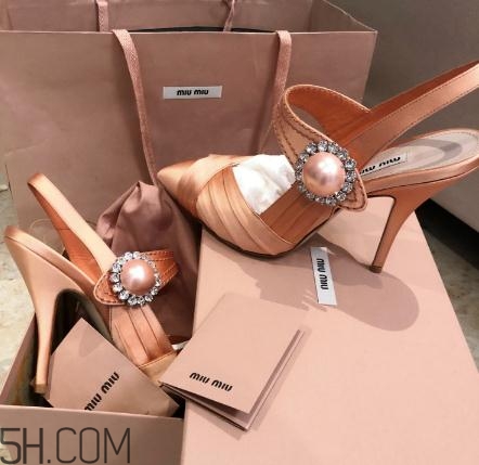 miumiu高跟鞋多少錢？婚禮上穿它再適合不過了