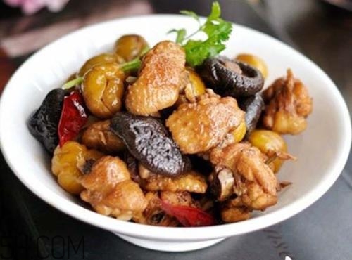 香菇燉雞用什么香菇好？干香菇是關(guān)鍵