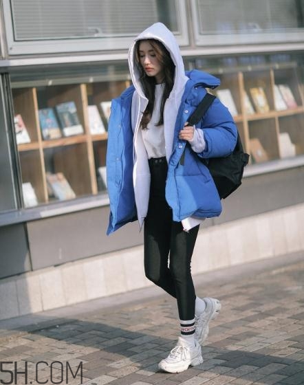 藍(lán)色面包服怎么搭配？塑造冬日運(yùn)動活力