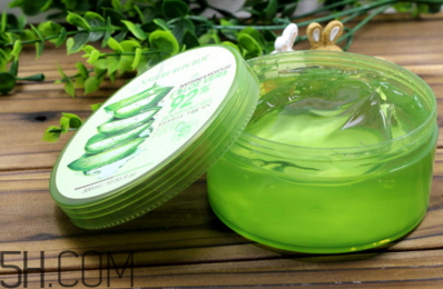 蘆薈膠用在臉上為什么會有刺痛感？防止用蘆薈膠后皮膚刺痛的方法