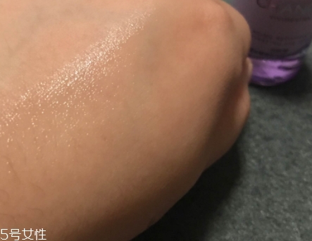 自然堂凝時(shí)鮮顏系列適合什么膚質(zhì)？
